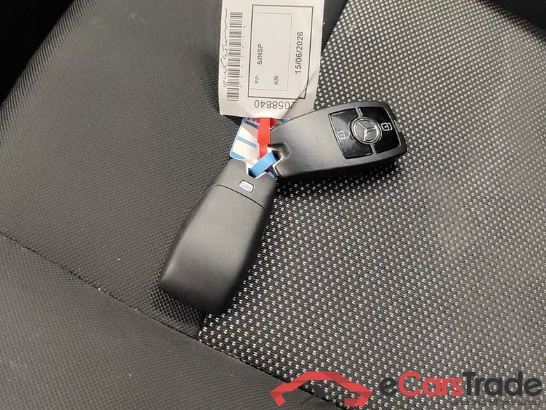 MERCEDES CLASSE A DIESEL (W177) A 180 d 116 Business Solution Essential 5d #4