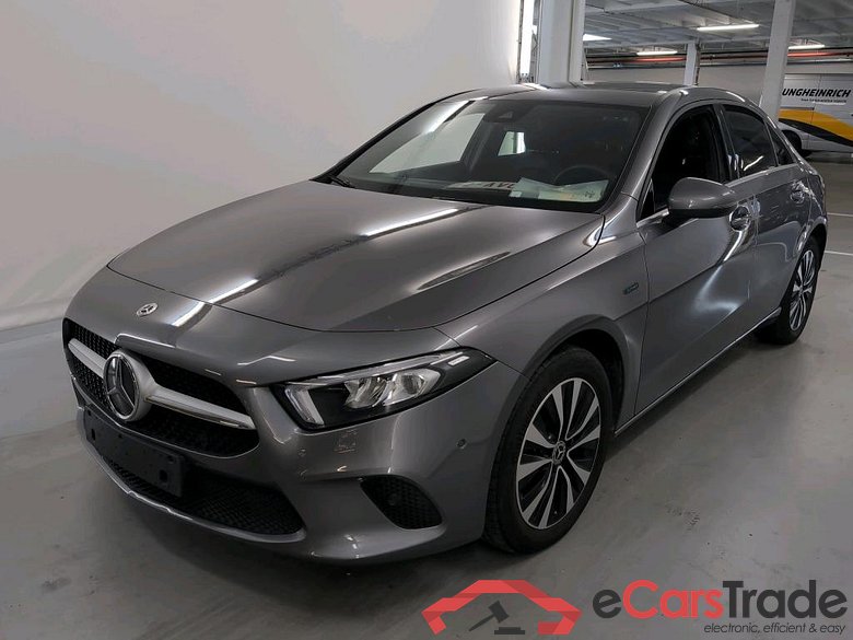MERCEDES-BENZ A-CLASS LIMOUSINE 1.3 A 250 E DCT #1