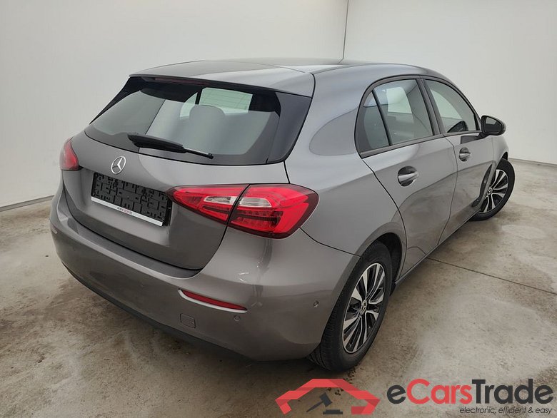 Mercedes-Benz A-Klasse A 180 Business Solution Essential 5d #2