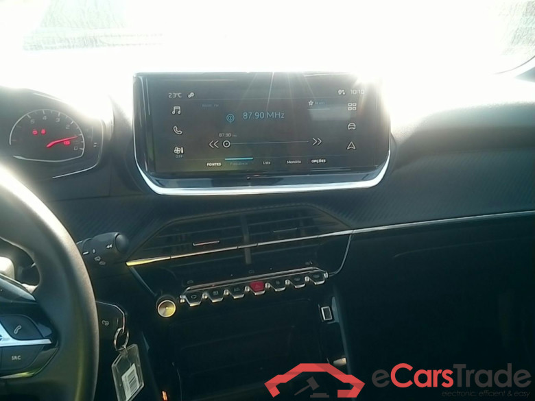 Peugeot 2008 1.2 Puretech LED Navi Klima PDC ... #4