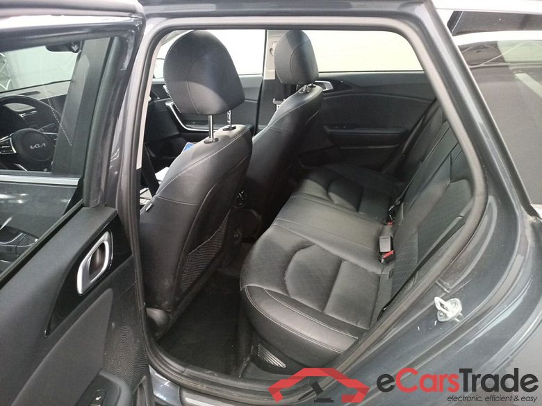 KIA cee'd Sportswagon Business Line 1.6 GDi PHEV DCT 5d #3