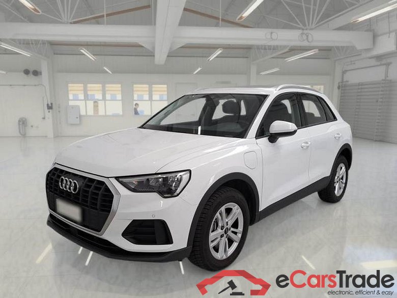 AUDI Q3 / 2018 / 5P / SUV 45 TFSI E S TRONIC