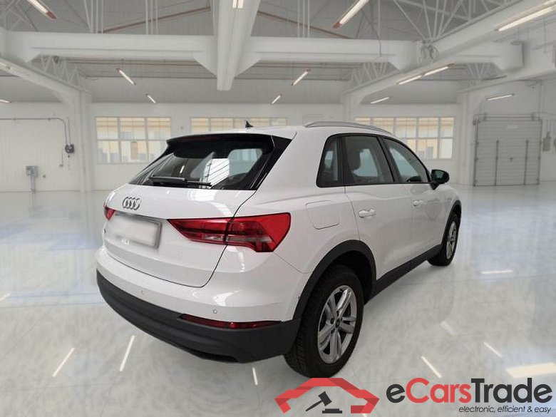 AUDI Q3 / 2018 / 5P / SUV 45 TFSI E S TRONIC #2
