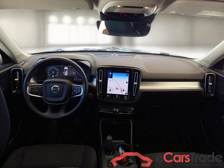 VOLVO XC40 / 2017 / 5P / SUV T4 PLUG-IN HYBRID AUTO RECH INSCRIP EXPR #3