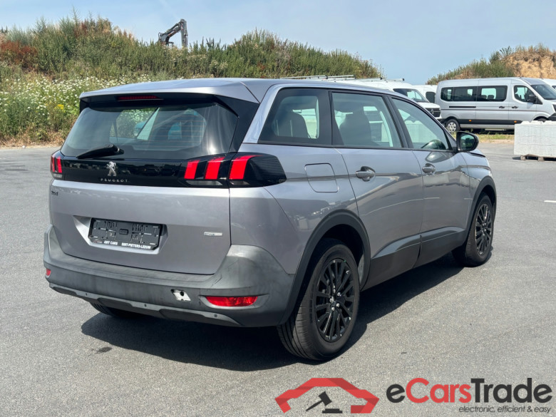 Peugeot 5008 1.2 PureTech 7PL I-Cockpit Klima PDC ... #3