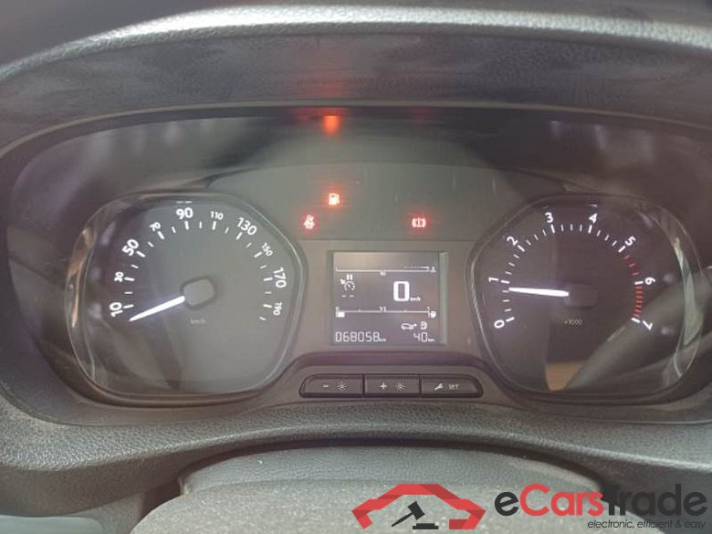PEUGEOT EXPERT / 2016 / 4P / FURGONE 2.0 BLUEHDI 120 PREMIUM STANDARD #4