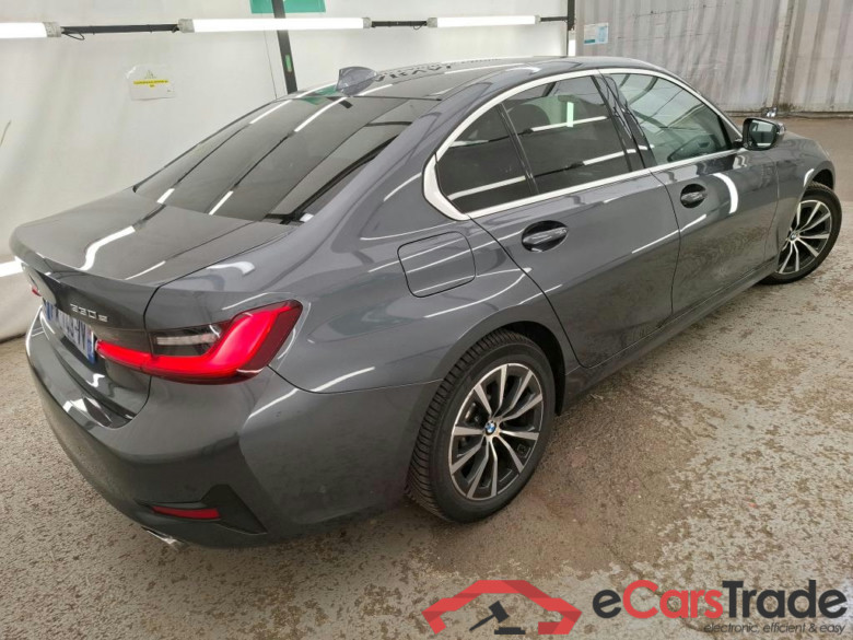 BMW Série 3 Berline / 2018 / 4P / Berline 330e 292ch Business Design BVA8 Hybride #3