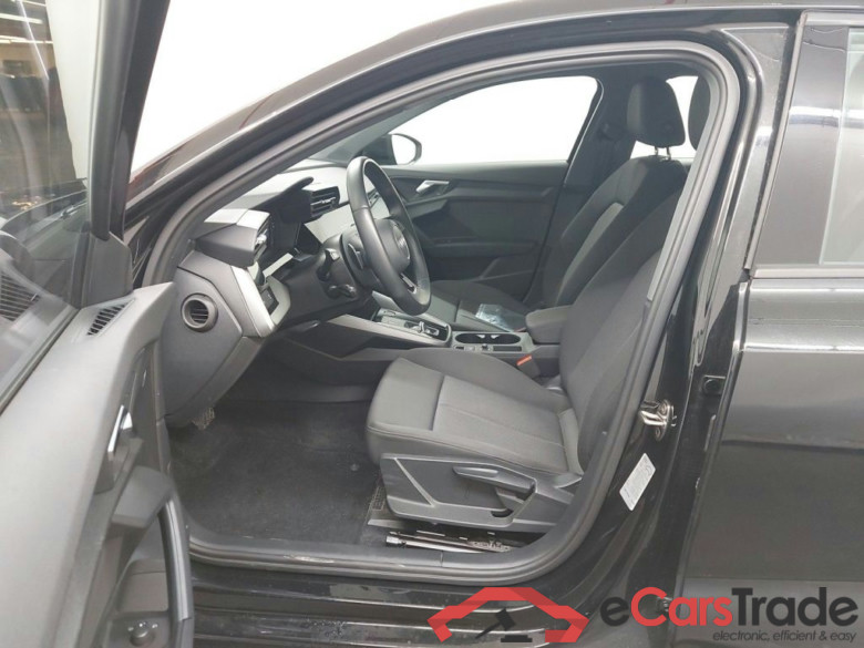 AUDI A3 SPORTBACK - 2020 30 TFSI 110hp S tronic 5d #3