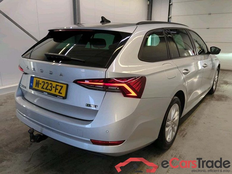 SKODA Octavia Combi 1.5 e-TSI Sport Bns #2