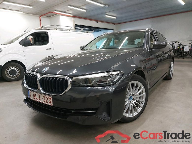 BMW - BMW 5 TOURING 520e 204PK Business Edition Pack Business With Dakota Heated Seats & Travel Pack & Parking Assistant Pack & Pano Roof   * HYBRID *