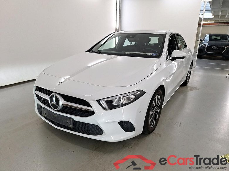 MERCEDES-BENZ CLASS A SEDAN (V177) A 180 Business Solution