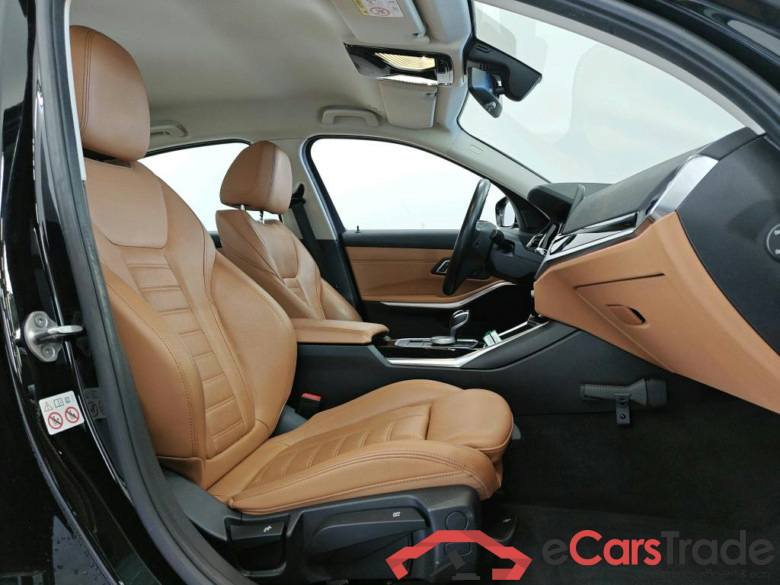 BMW 3 Serie Sedan 318iA  Sport Line 4d+ BMW laserlight #3