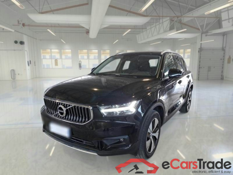 VOLVO XC40 / 2017 / 5P / SUV T4 PLUG-IN HYBRID AUTO RECH INSCRIP EXPR #1