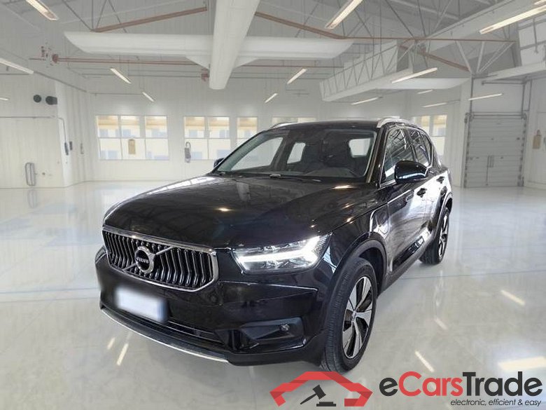 VOLVO XC40 / 2017 / 5P / SUV T4 PLUG-IN HYBRID AUTO RECH INSCRIP EXPR