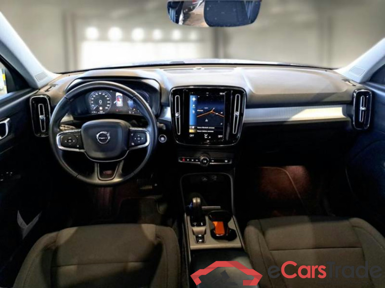 VOLVO XC40 / 2017 / 5P / SUV T4 PLUG-IN HYBRID AUTO RECH INSCRIP EXPR #3