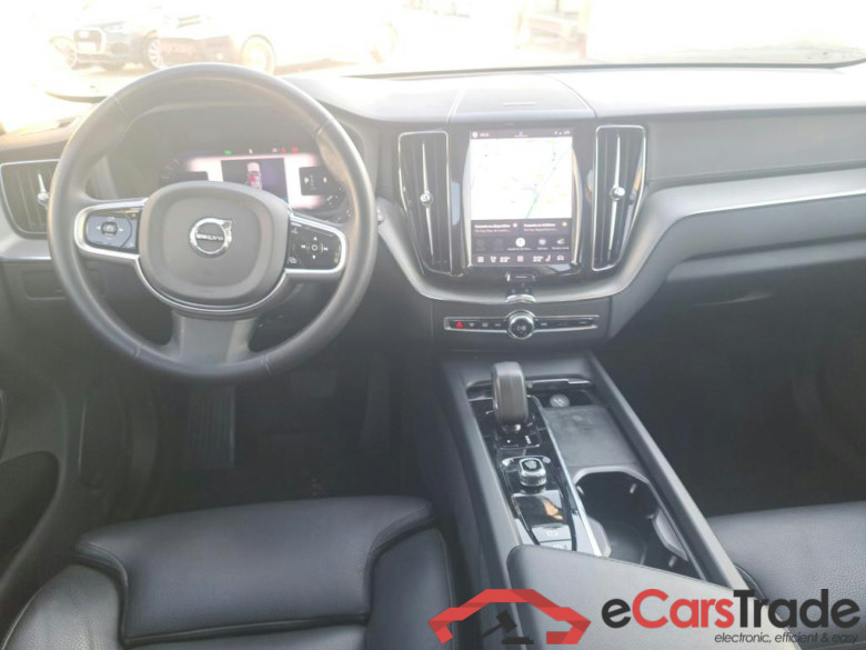 VOLVO XC60 / 2017 / 5P / todoterreno 2.0 B4 D Ultimate Dark Auto #3