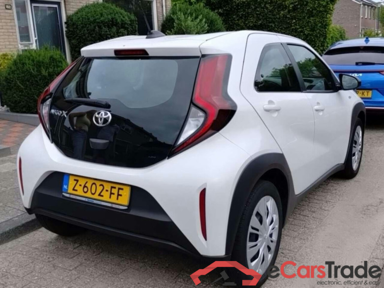 TOYOTA Aygo X 1.0 VVT-i MT Play #4