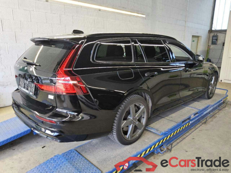Volvo V60 Kombi (2018->) DE - Kb5 T6 Twin Engine AWD PHEV EU6d, Plus Dark, 2021 - 2024 #3