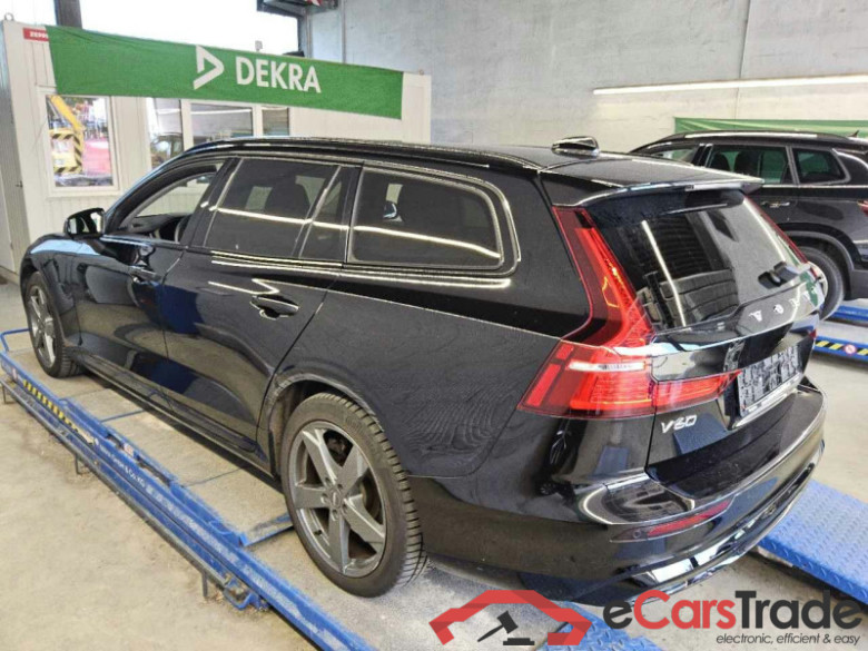Volvo V60 Kombi (2018->) DE - Kb5 T6 Twin Engine AWD PHEV EU6d, Plus Dark, 2021 - 2024 #4