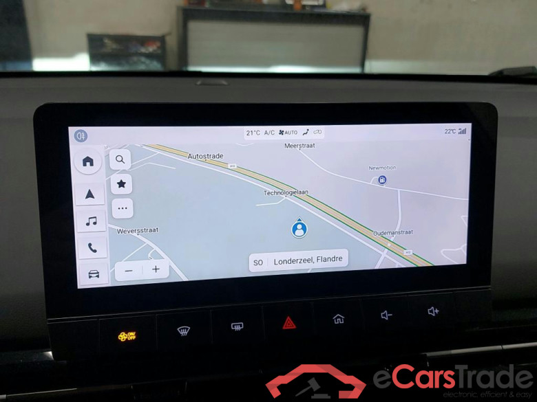 MG MG4 EV Luxury 64kWh Aut. LED Virtual Navi 1/2 Leather KeylessGo Camera 360 Klima PDC ... #4