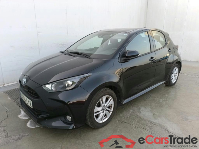 TOYOTA YARIS 1.5 120H Business Plus #1