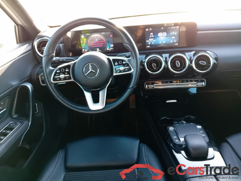 MERCEDES-BENZ Clase A / 2018 / 5P / berlina con portón A 250 e #3