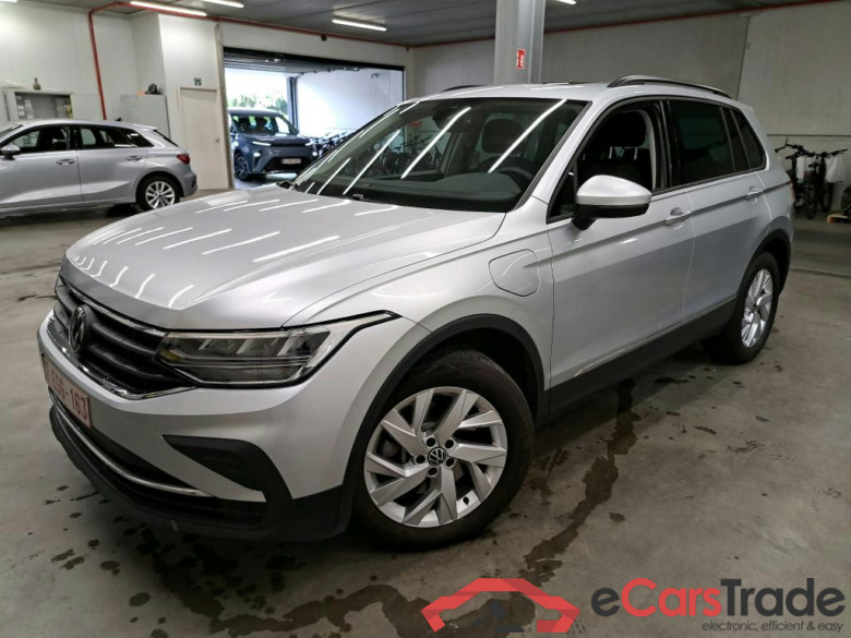VOLKSWAGEN - VW  TIGUAN 1.4 eHybrid 245PK DSG Life With Nav Discover Media & Travel Pack & Camera & Pano Roof  * HYBRID *
