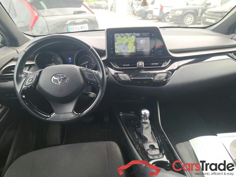 TOYOTA C-HR / 2016 / 5P / todoterreno 1.8 125H Advance (CX) #3