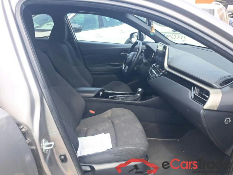 TOYOTA C-HR / 2016 / 5P / todoterreno 1.8 125H Advance (CX) #6