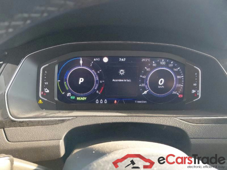 VOLKSWAGEN PASSAT / 2019 / 5P / STATION WAGON VAR. 1.4 PLUG IN HYBRID GTE DSG #4