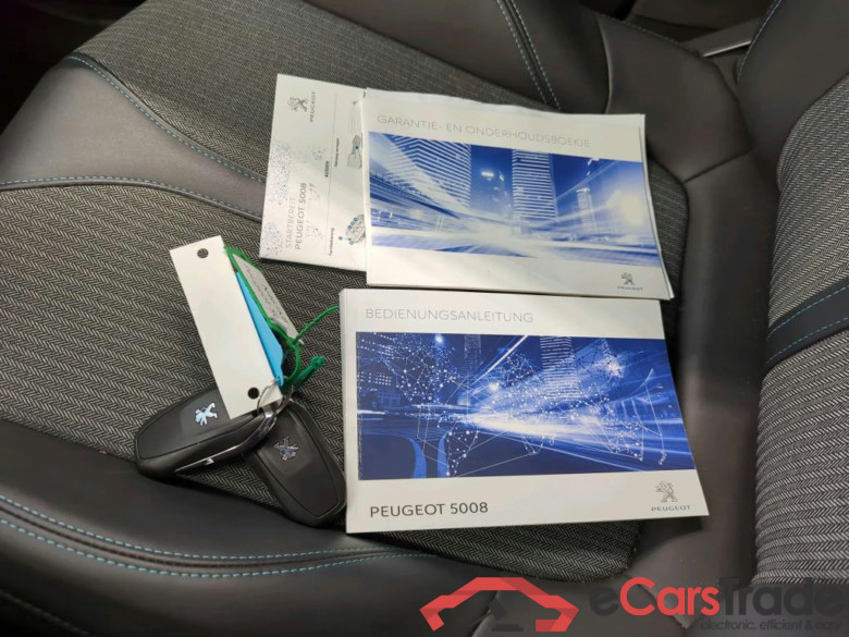 Peugeot 5008 Blue Lease Allure PureTech 130 EAT8 5d #4