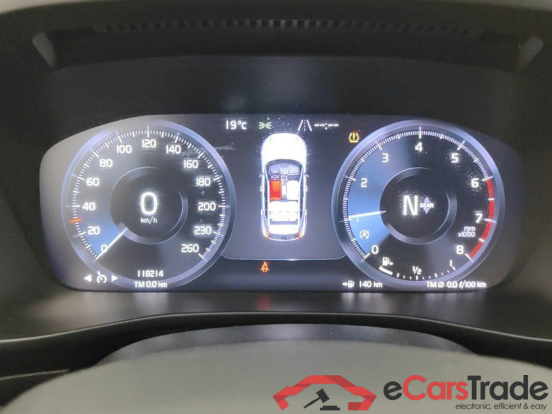 Volvo XC40 T2 Momentum Pro 5d #6