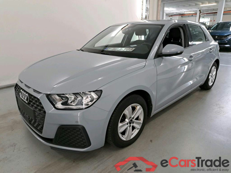 AUDI A1 1.0 25 TFSI ATTRACTION #1