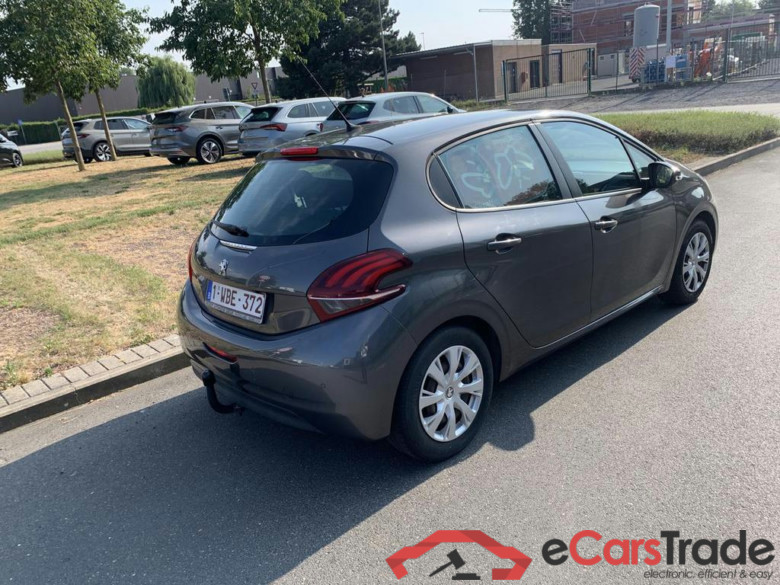 PEUGEOT 208 1.2i PureTech Active #3