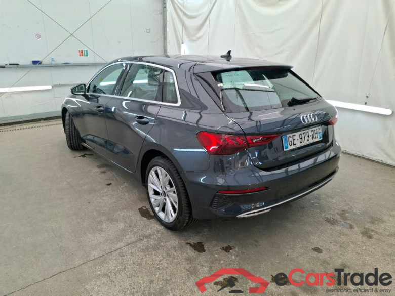 AUDI A3 Sportback / 2020 / 5P / Berline 35 TFSI 150 MHEV S Tronic Design Luxe #2