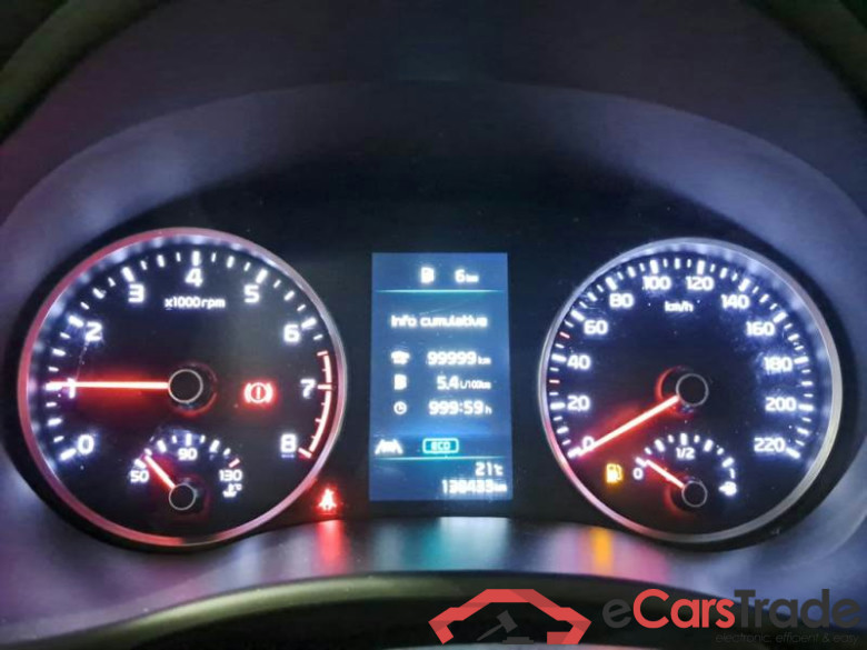 KIA Stonic / 2017 / 5P / SUV 1.0 T-GDI 74KW MHEV URBAN #4