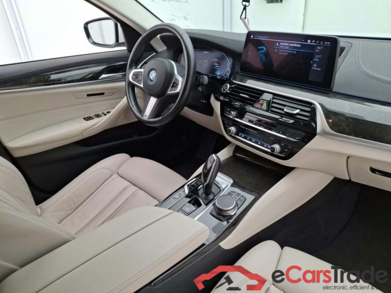 BMW 5-serie Touring 530e XDrive Luxury Line #3