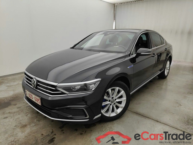 Volkswagen Passat 1.4 TSI GTE Business DSG 4d #1