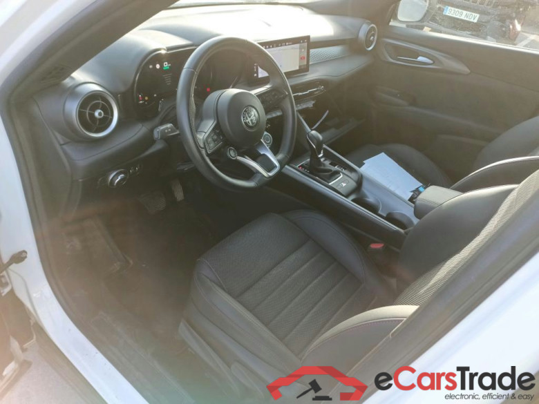 Alfa Romeo Tonale / 2022 / 5P / todoterreno 1.5 MHEV GASOLINA 130 CV SPRINT FWD #3