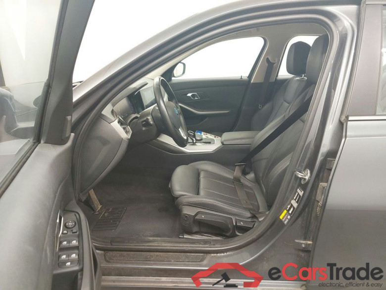 BMW 3 Reeks Berline 320e (150 kW) 4d #3