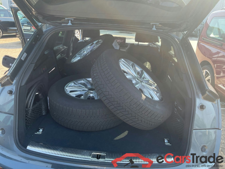 Q5 50 TFSI e quattro S line 2.0 TFSI 220KW AT7 E6d #1