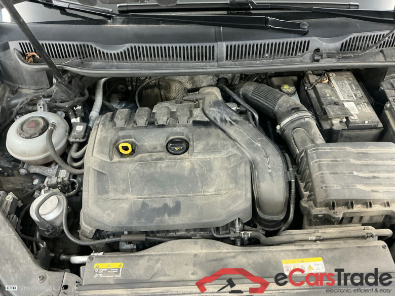 VOLKSWAGEN TOURAN 1.5 TSI TRENDLINE DSG #6