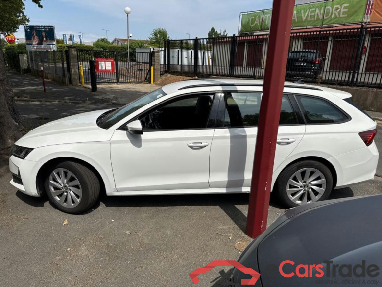 SKODA Octavia Combi / 2024 / 5P / Break 1.5 TSI ACT Hybrid 116 DSG7 Selection #3