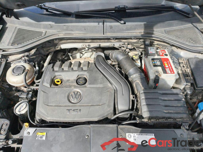 VOLKSWAGEN T-Roc 1.5 eTSI mHEV ACT R-Line DSG #6