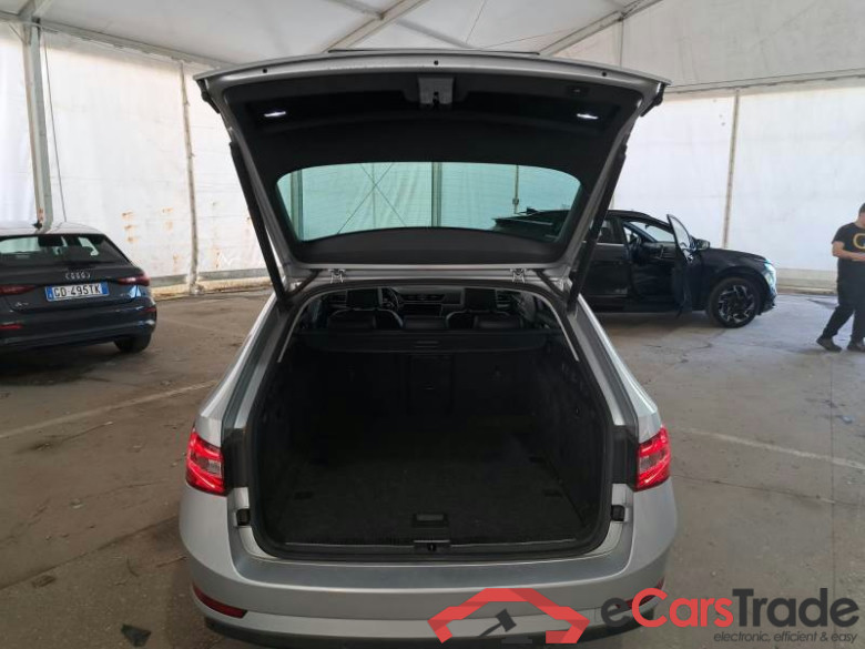 SKODA SUPERB WAGON / 2019 / 5P / STATION WAGON 2.0 TDI EVO 110KW STYLE DSG #4