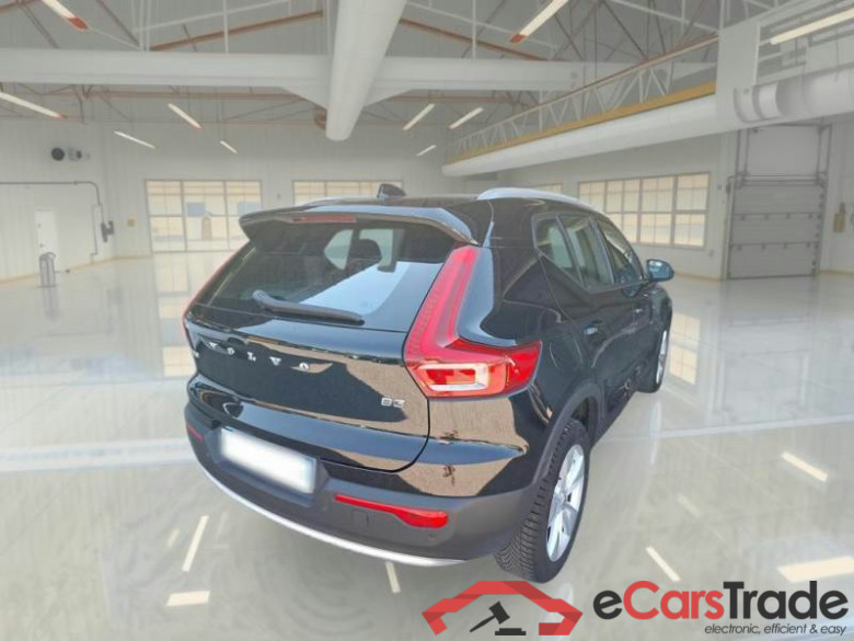 VOLVO XC40 / 2021 / 5P / SUV B3 AUTOMATICO CORE #2