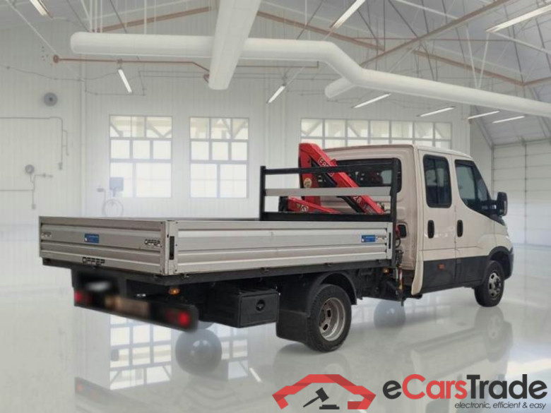 IVECO DAILY / 2014 / 4P / CAB.CABINA DOPPIA 35C15 D 6+1 3750 QUAD-TOR RG #3