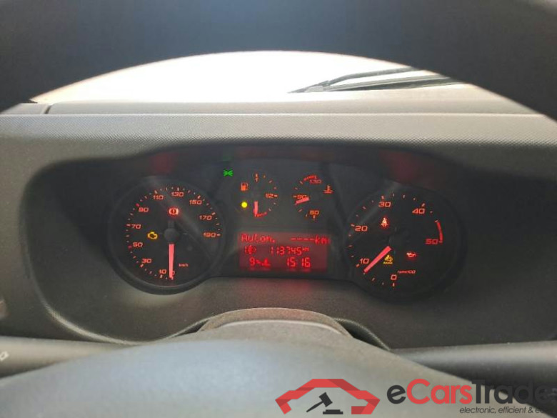 IVECO DAILY / 2014 / 4P / CAB.CABINA DOPPIA 35C15 D 6+1 3750 QUAD-TOR RG #5