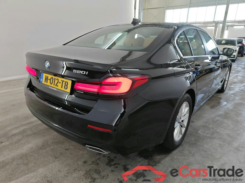 BMW 5 Serie Sedan 520iA Business Edition Plus 4d #2