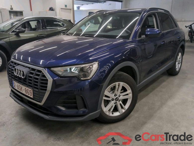 AUDI - AUD Q3 45 TFSI e 245PK S-Tronic Pack Business With Heated Seats & Comfort Key & Rear Camera & Towing Hook & Pano Roof  * HYBRID *
